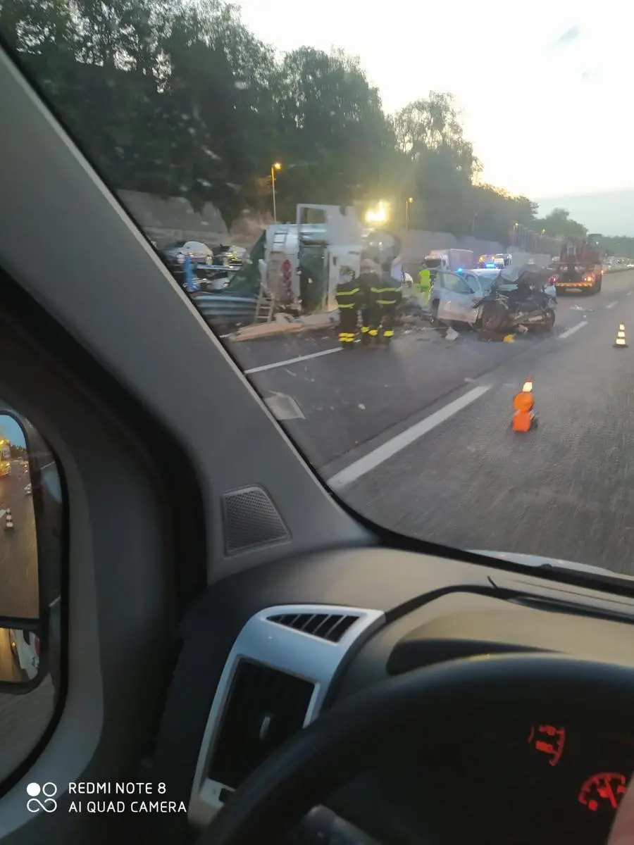 Incidente in A4 tra Desenzano e Brescia Est