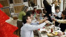 Ci si può sedere a tavola con i genitori non conviventi per Natale