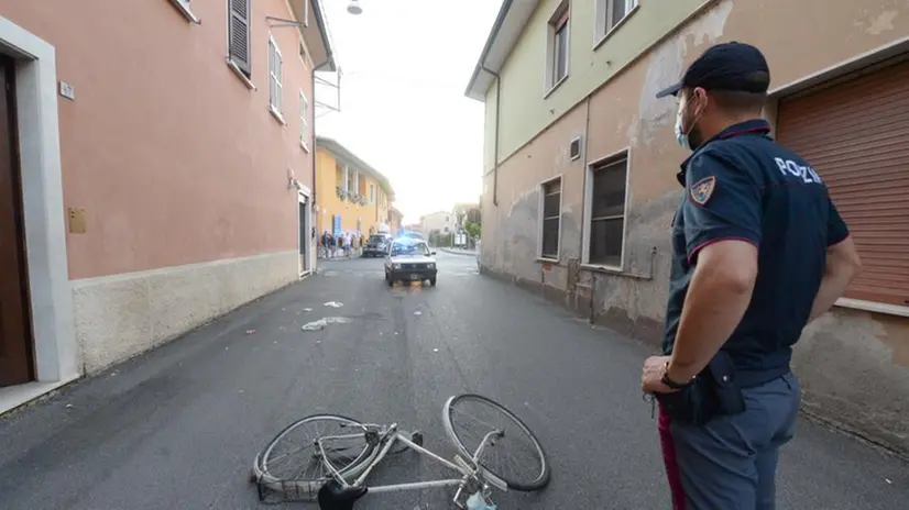 Verolavecchia, ciclista investito: è grave