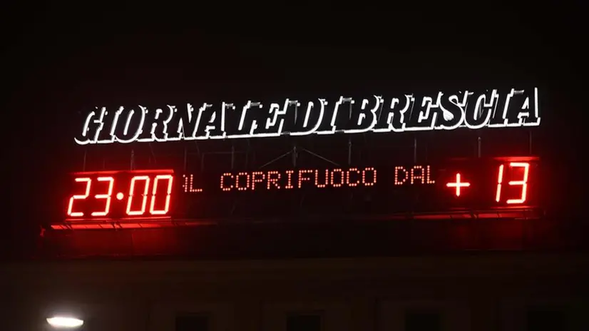 Brescia nella prima sera del coprifuoco