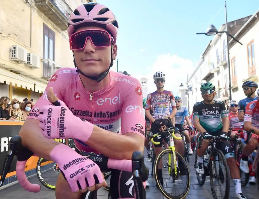 Giro d'Italia, sesta tappa Castrovillari-Matera a Arnaud Demare