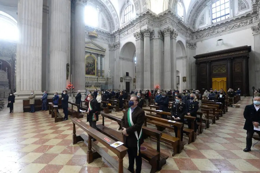 In Duomo la messa presieduta dal vescovo