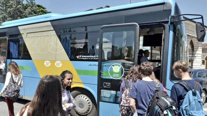 Sono 65mila gli studenti delle superiori che vanno a scuola in bus -  Foto © www.giornaledibrescia.it