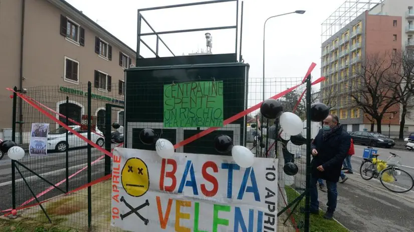 Basta Veleni protesta contro le centraline mai attivate