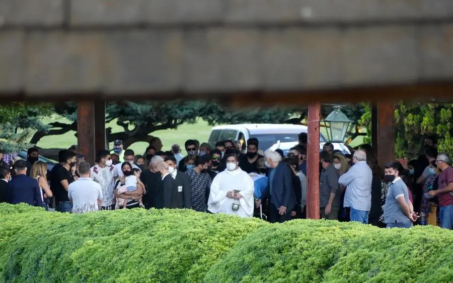 L'ultimo viaggio di Maradona: il funerale