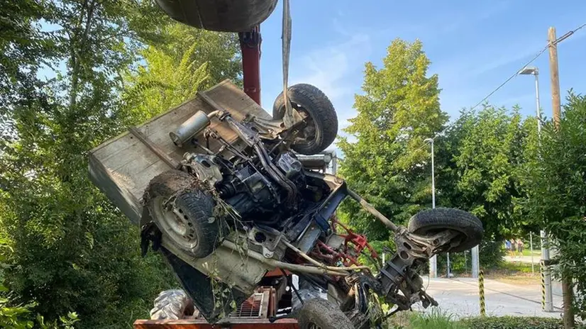 Il quad fatto in casa è finito fuori strada a Leno