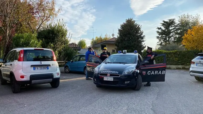 Carabinieri sul luogo dell'incidente - Foto © www.giornaledibrescia.it