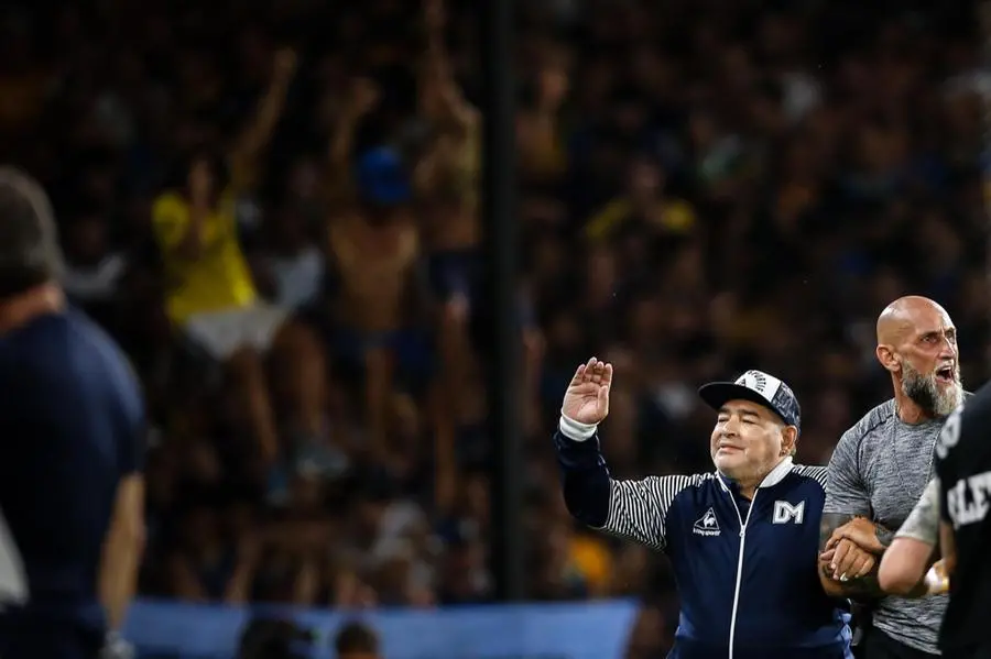Intervento al cervello per Maradona, il sostegno dei tifosi