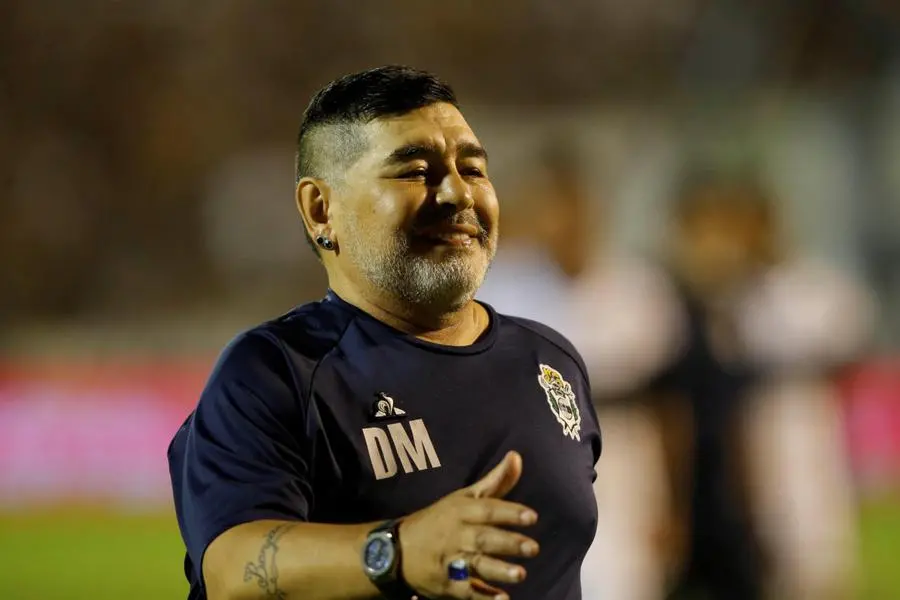 Intervento al cervello per Maradona, il sostegno dei tifosi