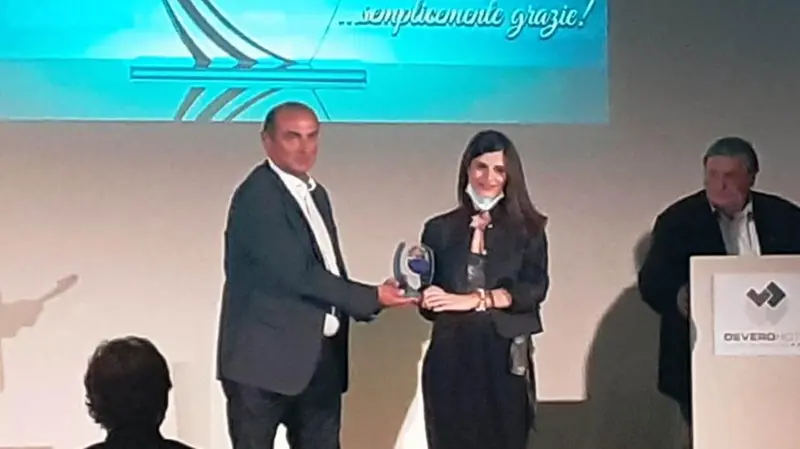 L'ostetrica cantante lirica del Civile premiata ai Giacinto Facchetti Awards
