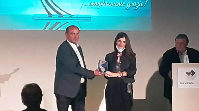 L'ostetrica cantante lirica del Civile premiata ai Giacinto Facchetti Awards