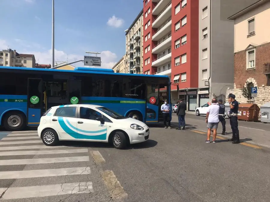 Anziano investito da autobus all'autostazione di via Solferino