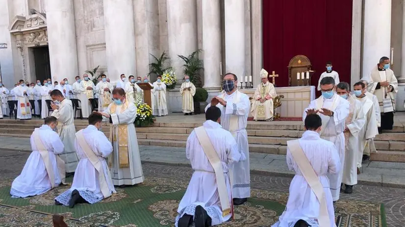 Quattro nuovi sacerdoti, le ordinazioni in piazza Paolo VI