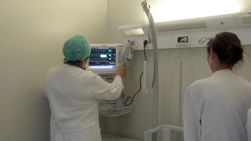 Scala 4 del Civile: monitor di ultima generazione per la gestione dei pazienti Covid - Foto Marco Ortogni/Neg © www.giornaledibrescia.it