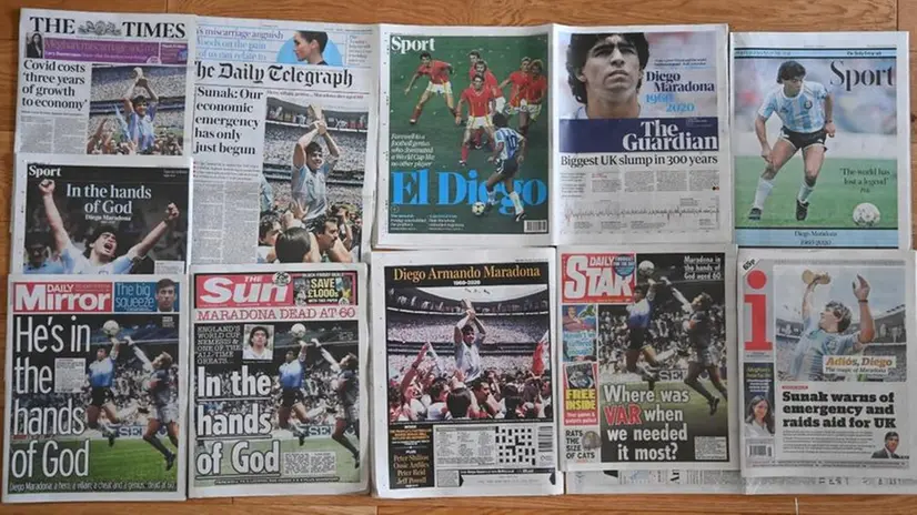 I giornali omaggiano Maradona