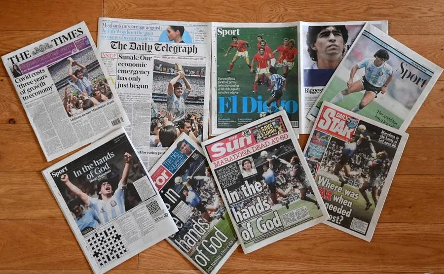 I giornali omaggiano Maradona