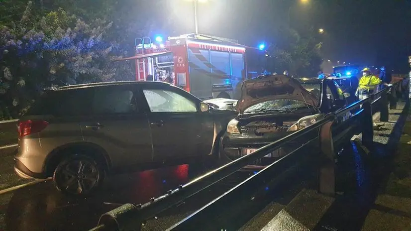 Toscolano Maderno, frontale tra due auto e Gardesana a lungo chiusa