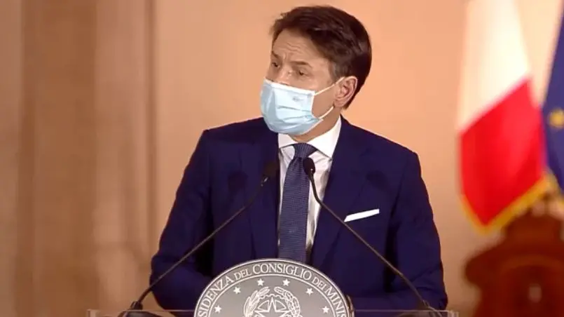 Giuseppe Conte spiega il nuovo Dpcm da Palazzo Chigi