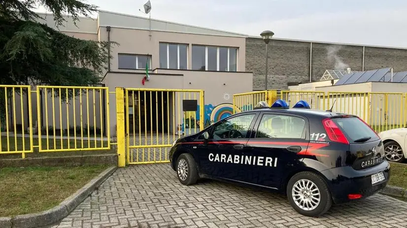 La scuola primaria di Offlaga dopo il furto dei computer - © www.giornaledibrescia.it