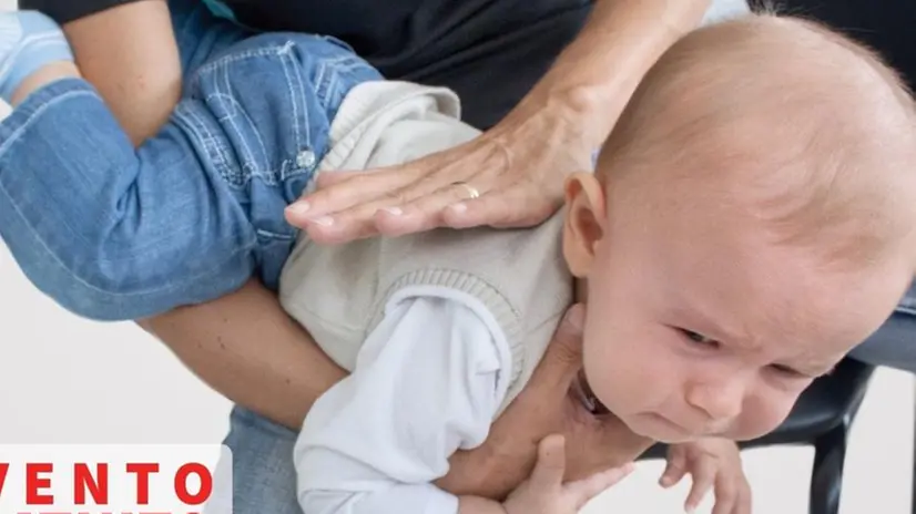 La bimba era al ristorante con la famiglia, è stata salvata grazie a una manovra di disostruzione