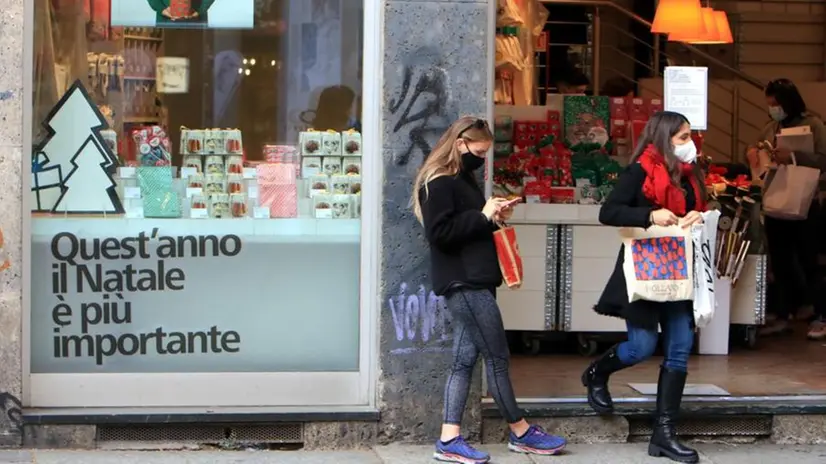 Shopping verso il Natale: molti gli appelli per sostenere i negozi di prossimità