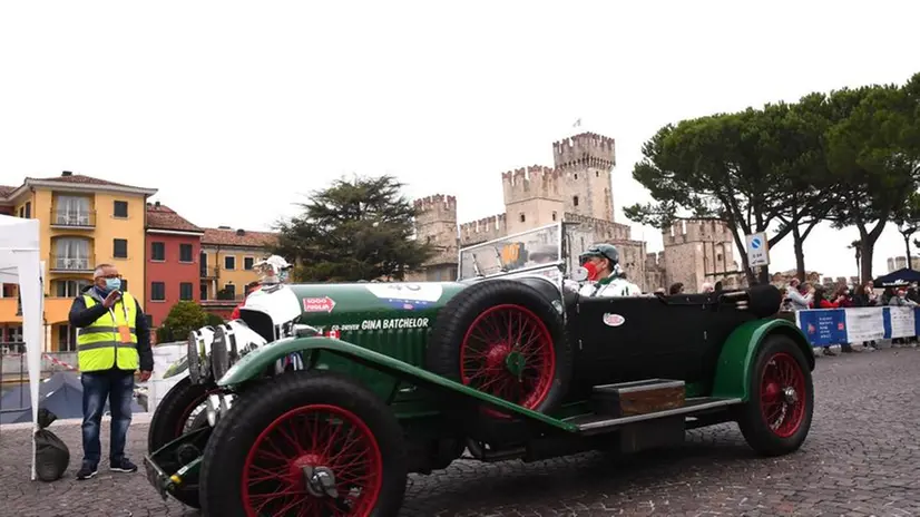 Mille Miglia passa da Sirmione e Desenzano