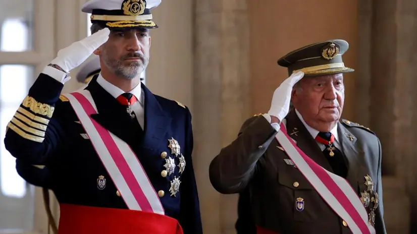 Felipe VI e Juan Carlos I - Foto Epa/Juanjo Martin © www.giornaledibrescia.it