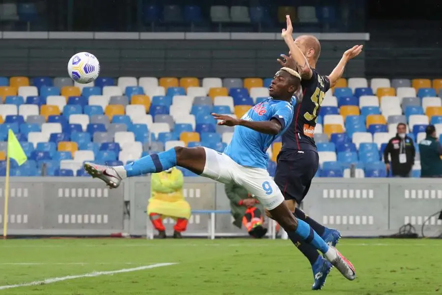 Napoli-Genoa e Covid-19, molte le occasioni di contatto tra i giocatori