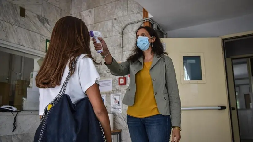 L'epidemia di coronavirus non è ancora sotto controllo - Foto Ansa/Matteo Corner