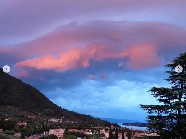Il tramonto bicolore sul lago di Garda