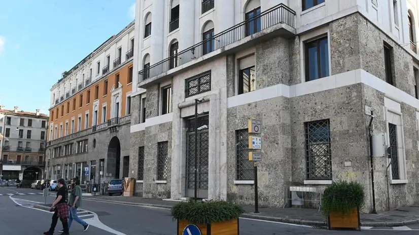 Il McDonald’s entrerà nel palazzo della ex Banca Commerciale Italiana - Foto © www.giornaledibrescia.it