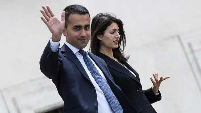 Luigi Di Maio e Virginia Raggi - Foto Ansa/Angelo Carconi © www.giornaledibrescia.it