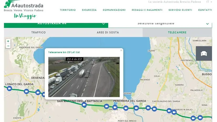 Lunghe code e mezzi fermi in conseguenza dell'incidente in A4 - Foto dal sito inviaggio.autobspd.it