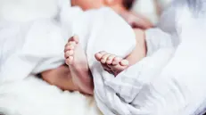 I piedini di un neonato (simbolica) - © www.giornaledibrescia.it