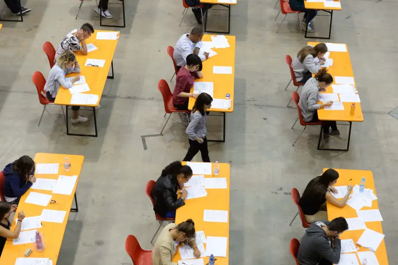 Studenti durante un test d'ammissione (archivio) - © www.giornaledibrescia.it