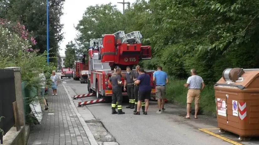 Sul posto sono intervenuti anche i Vigili del fuoco - © www.giornaledibrescia.it