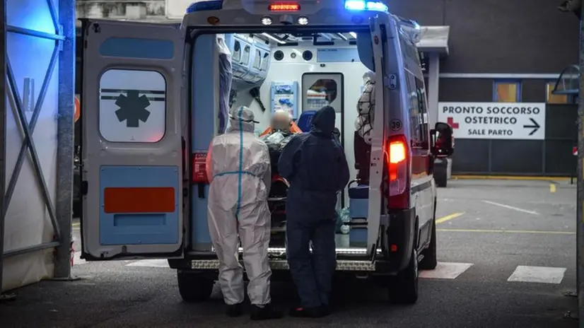 L'arrivo in ospedale in ambulanza - Foto © www.giornaledibrescia.it