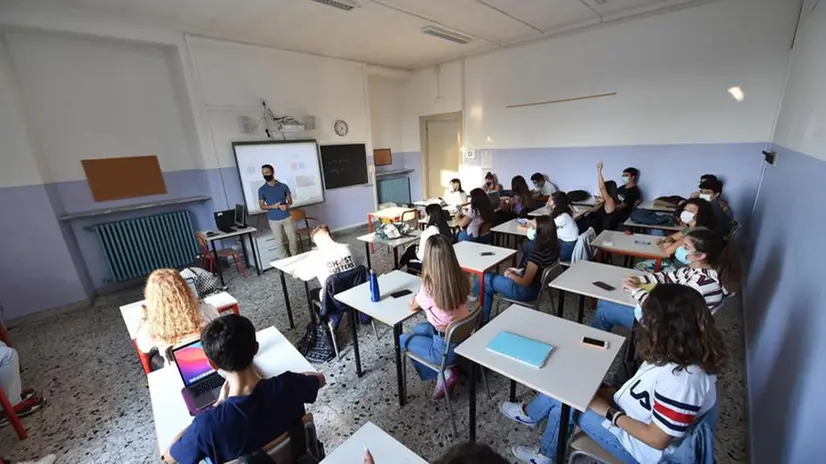 Studenti in classe durante una lezione -  Foto © www.giornaledibrescia.it
