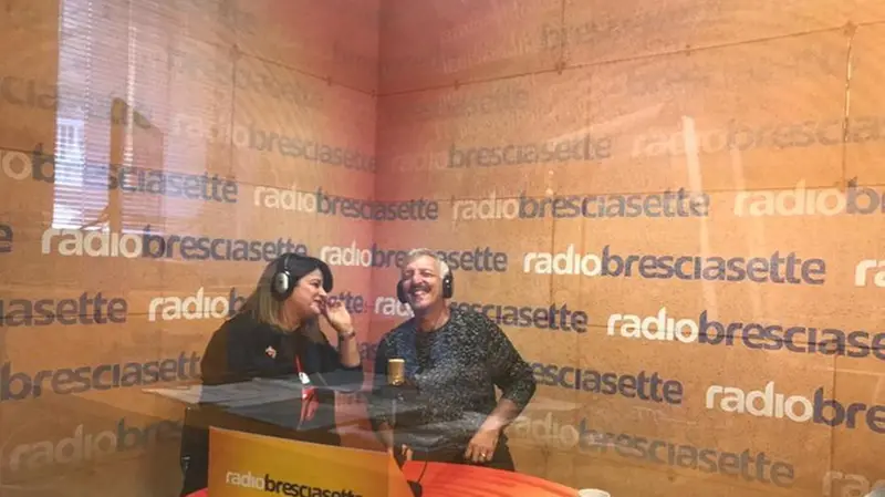 Diego Spagnoli in studio a Radio Bresciasette con Maddalena Damini  © www.giornaledibrescia.it