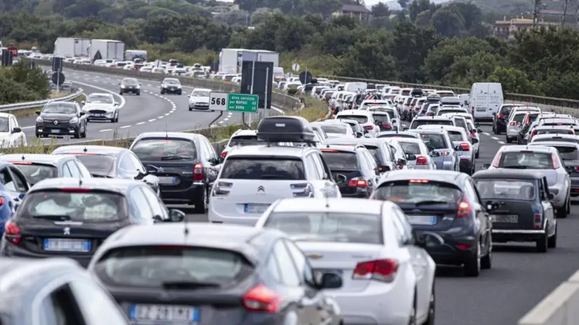 Auto in colonna in autostrada - Foto © www.giornaledibrescia.it