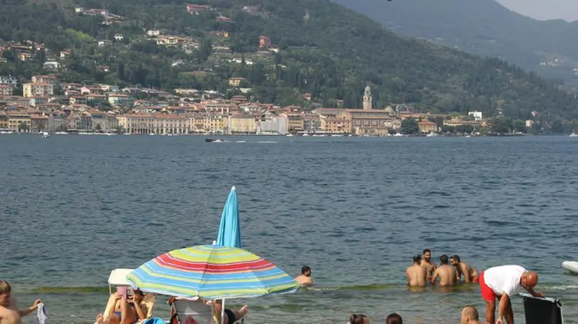 L'aggressione è avvenuta in una spiaggia del lago di Garda - Foto © www.giornaledibrescia.it