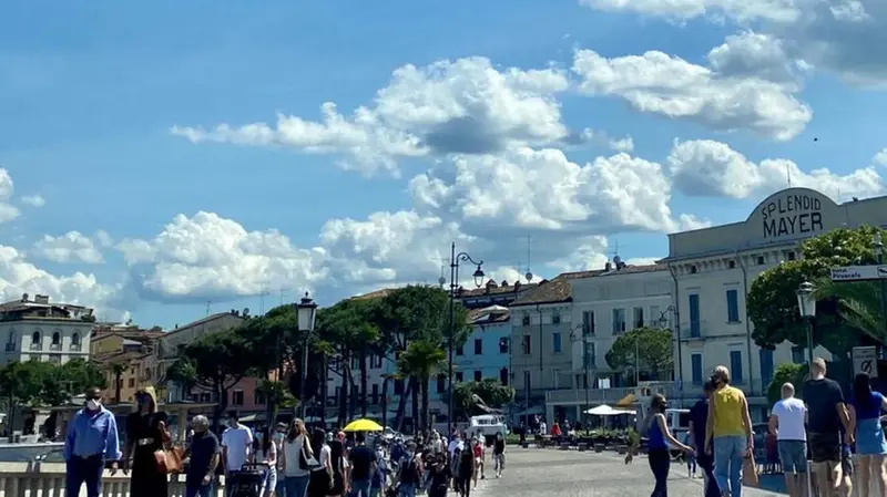 Il lungolago di Desenzano del Garda - © www.giornaledibrescia.it