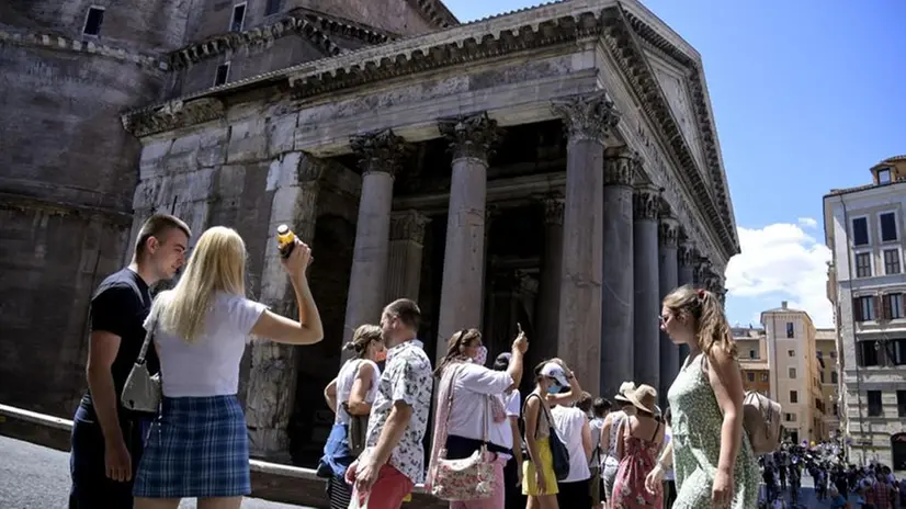 Turisti a Roma -  Foto © www.giornaledibrescia.it