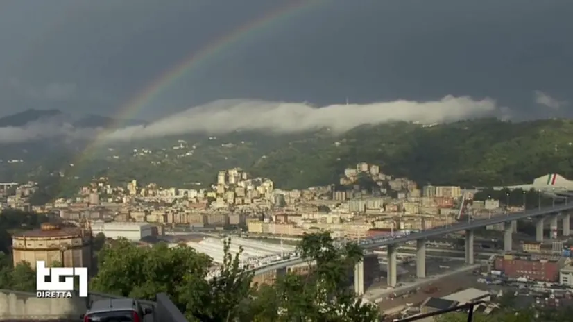 L'arcobaleno sul nuovo ponte