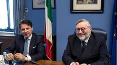 Il premier Conte e il bresciano Raffaele Volpi, presidente del Copasir - Foto Ansa © www.giornaledibrescia.it