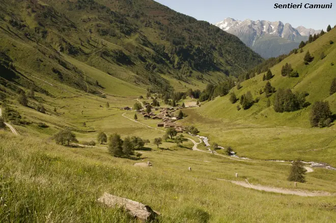 Il borgo di Case di Viso e l'escursione al rifugio Bozzi
