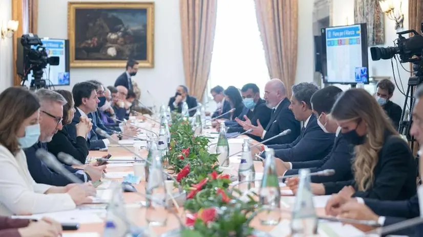 Continuano i lavori agli Stati Generali