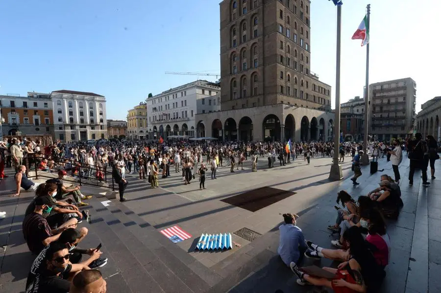 Collettivo Uno, contro il razzismo in piazza Vittoria