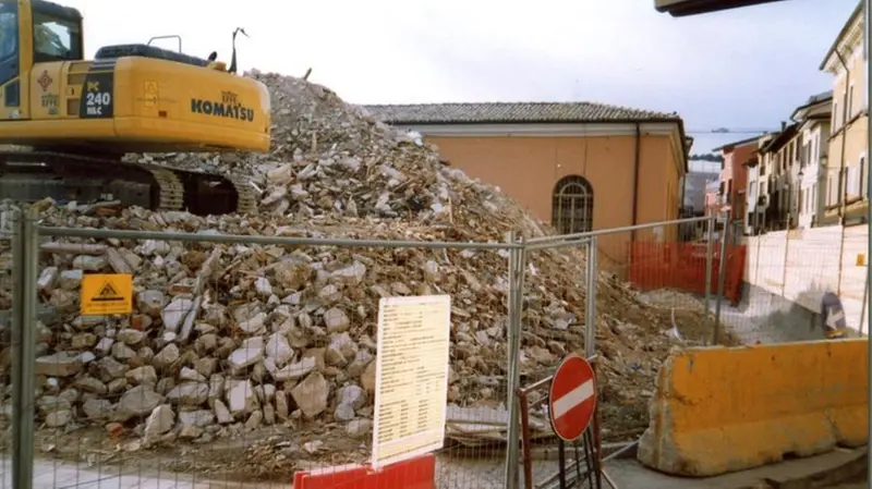 Danni dopo il terremoto a Salò - © www.giornaledibrescia.it