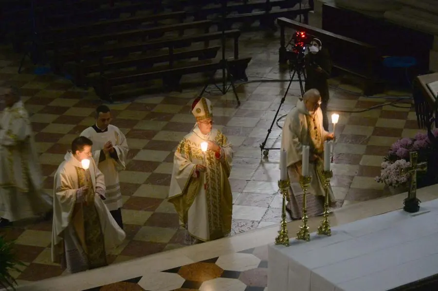 La celebrazione della Veglia pasquale in Duomo